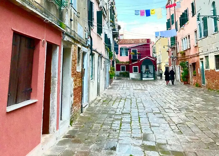 Apartment Biennale 1215 *